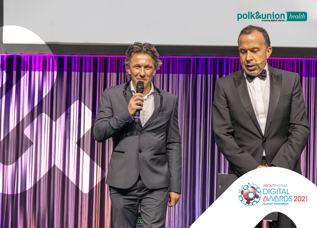 Tiziano Vitale CEO Polk&Union sul palco degli AboutPharma Digital Awards